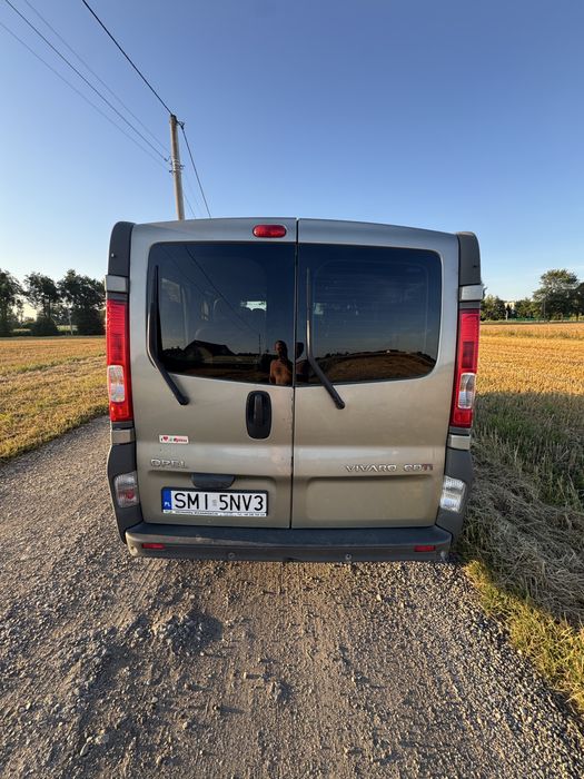 Opel Vivaro 9 os 2013 2.0 diesel manual long