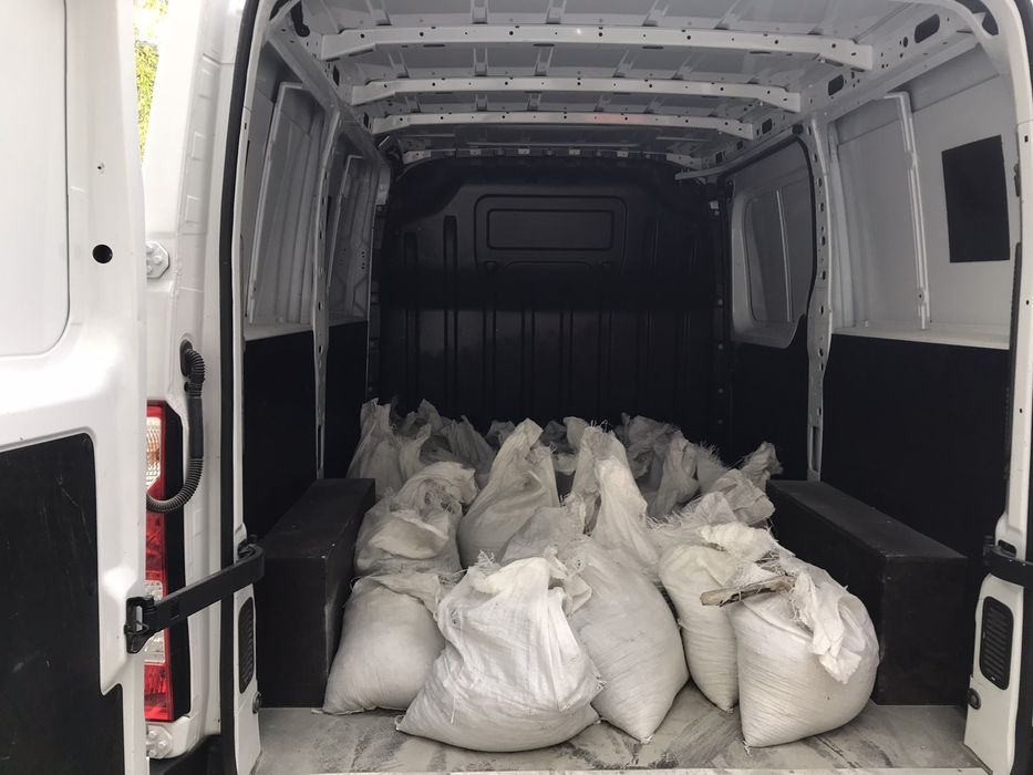 Вантажні перевезення. Вантажне таксі. Вантажники.