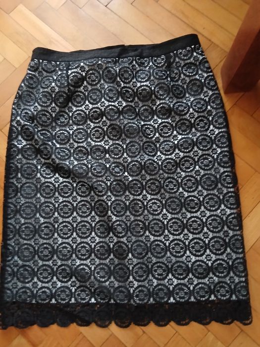 Spódnica z czarnej  koronki 94 cm w pasie