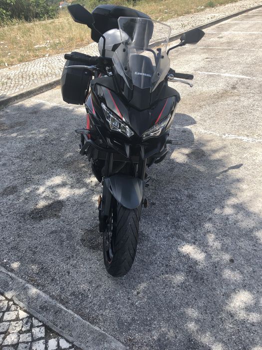 Kawasaki versys 650 cc de 11/2024 com 9 mil km