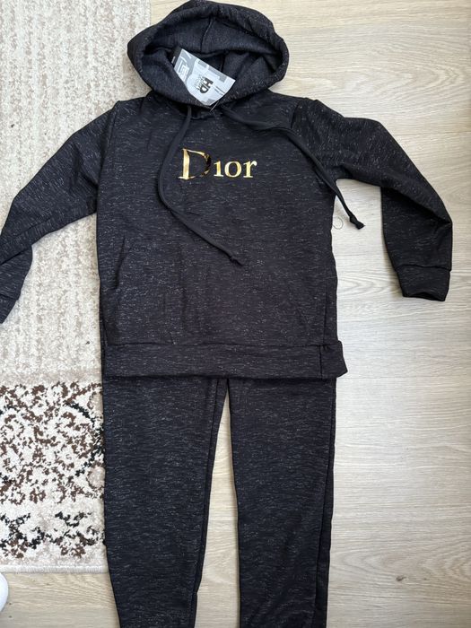 Продам дитячий костюм