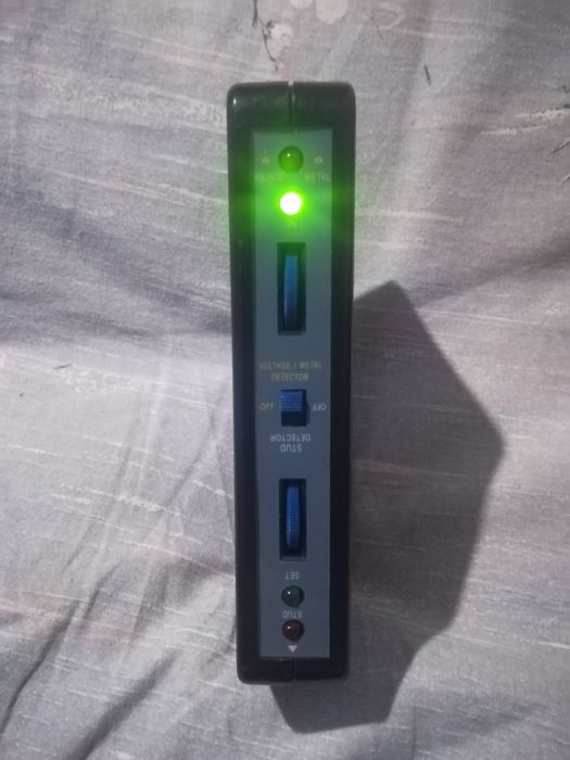 Detektor prądu metali oraz drewna