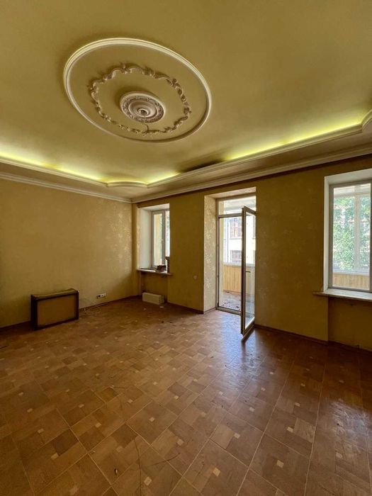 I Продам 3 кімнатну квартиру вул Чернишевська,76