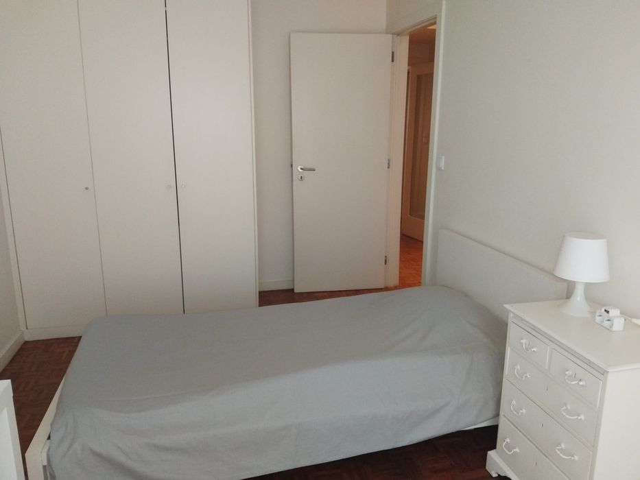 Quartos para arrendar estudantes junto ao Jardim d’ Arca d’ Água
