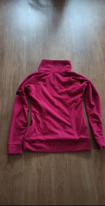 Bluza berghaus w pięknym malinowym kolorze termiczna rozmiar M