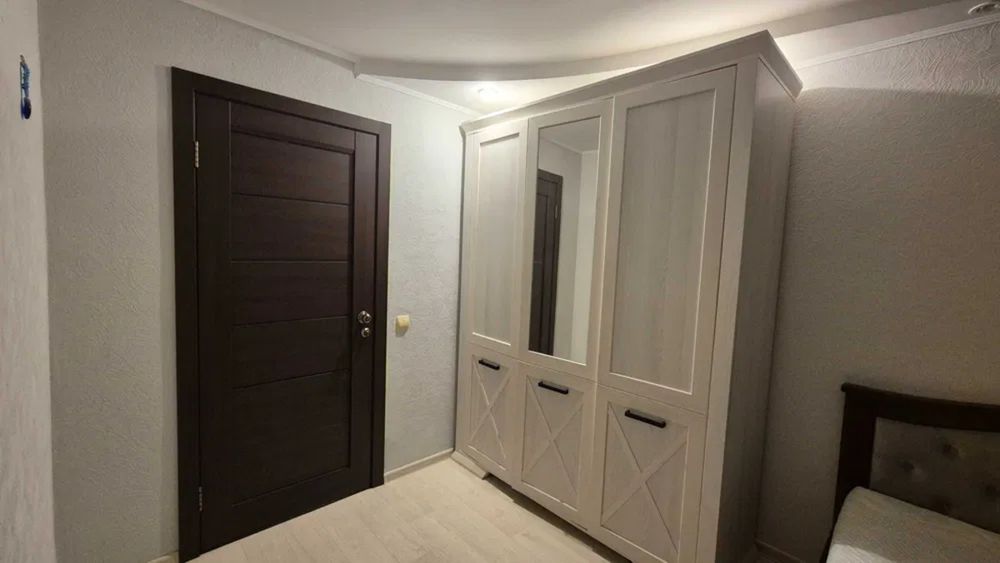 Продам гарну трикімнатну квартиру р-н Шкільний.