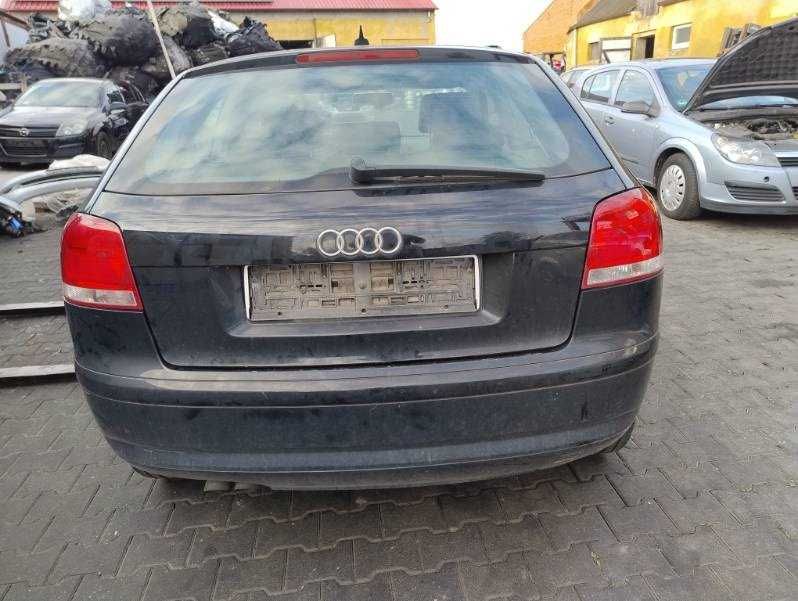 Audi A3 8P Lampy zderzak maska błotniki klapa kokpit Kod lakieru LX9Y