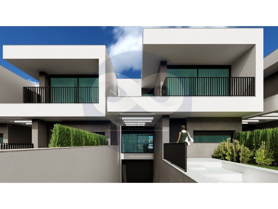 Lote Urbano para Moradia em banda - LICENÇA A PAGAMENTO - 15min. da... — Miragaia E Marteleira, Lisboa