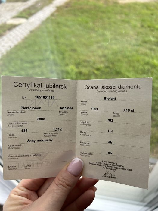 Złoty poerscionek brylant