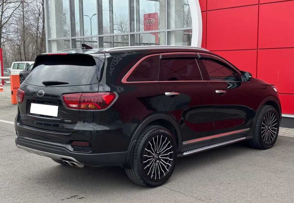 Продам Kia Sorento 2017 2.2 дизель в максимальній комплектації