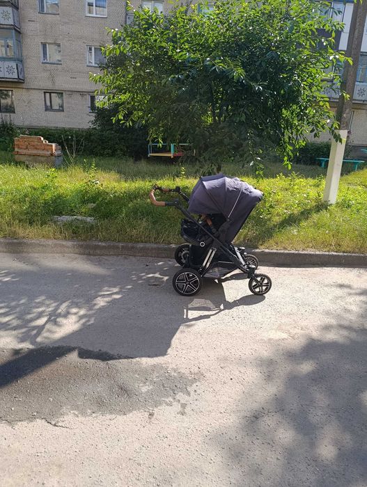 Продам коляску для двійні