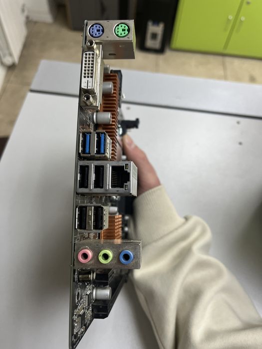 i3-6100+ ASRock H110M- Dgs