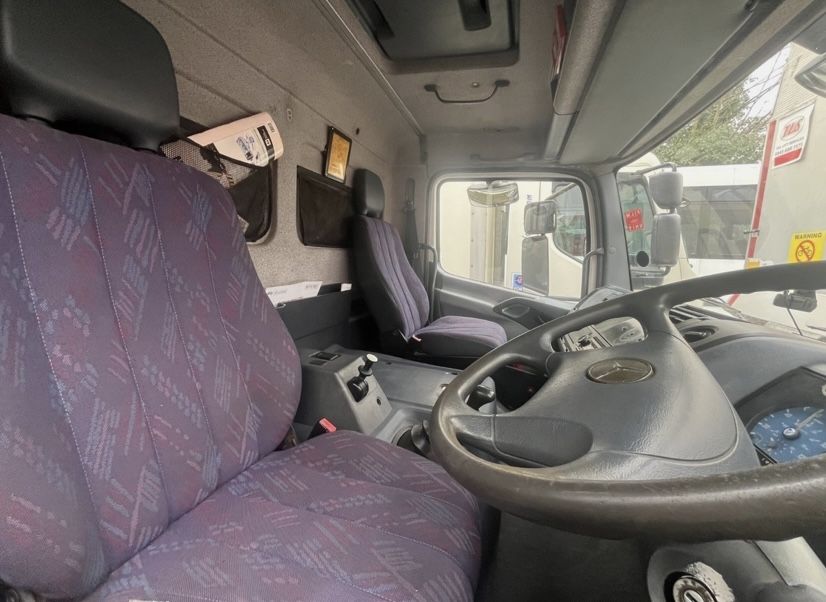 Mercedes Atego мобільний туалет