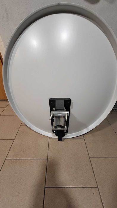 Sprzedam antenę satelitarną z konwerterem