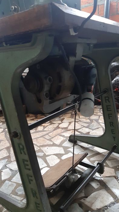 Máquina Costura Industrial REFREY