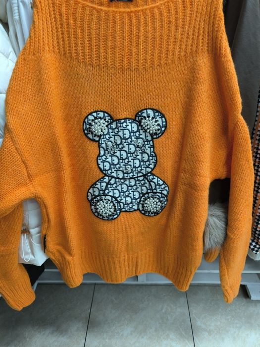 Sweterki wszystkie po 75