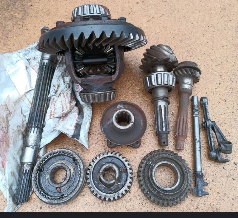 Диск сцепления. Цилиндр тормозной. Амортизатор. Кардан. КПП ГАЗ Волга.