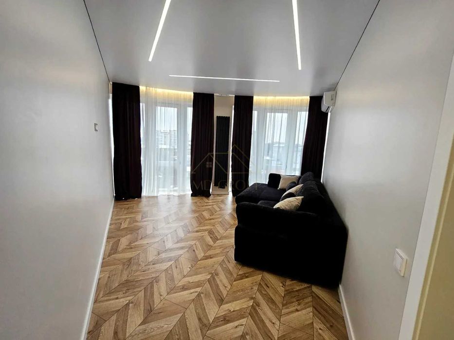 НОВА!!!  2 кім. квартира з ремонтом та меблями В ЦЕНТРІ