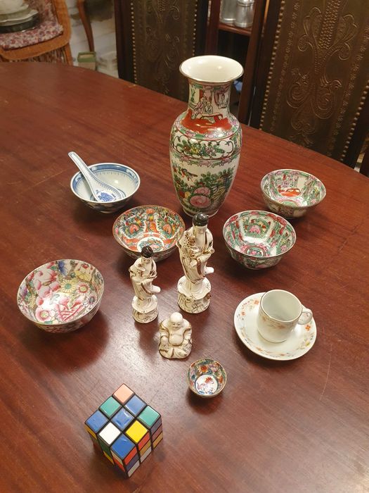 85 Peças decorativas e bibelots