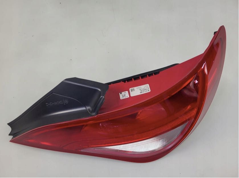 lampa prawy tył prawa tylna MERCEDES CLA C117 W117