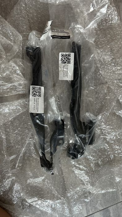 Петлі для капоту права та ліва