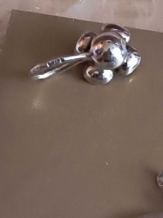 Srebrny kolczyk kwiat jabłoni śliczny wpinka