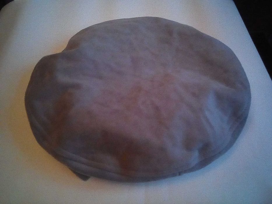 Берет жіночий із штучного велюру