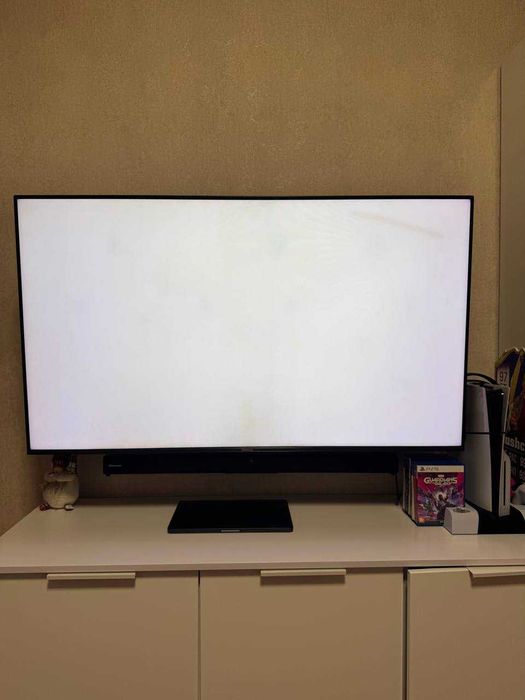 Продам телевізор Hisense 55U7KQ (55”, Mini-LED, 120Hz, 4K)