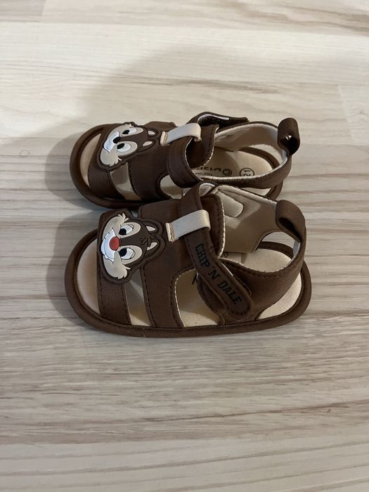 Пінетки-сандалі