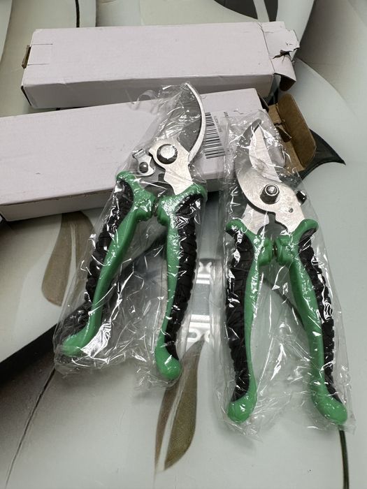 Продам секатор новый