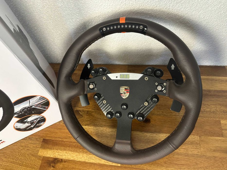 Fanatec Clubsport Porsche 918 RSR QR1 - Impecável Benfica • OLX.pt