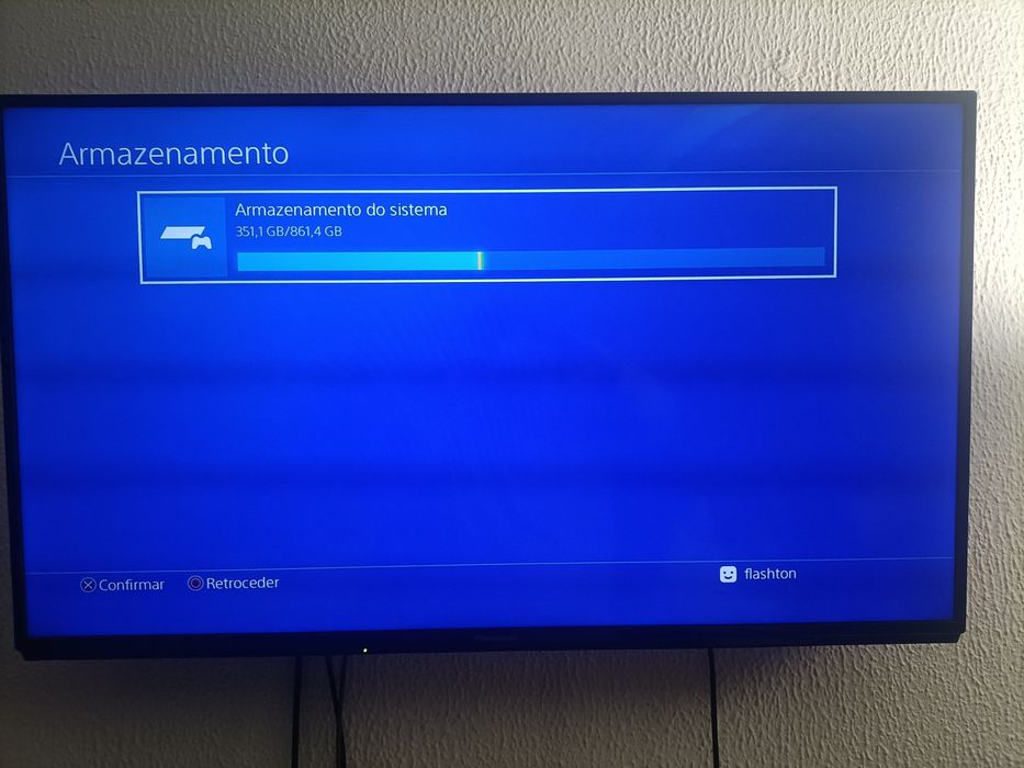 PlayStation 4 + comando + 2 jogos