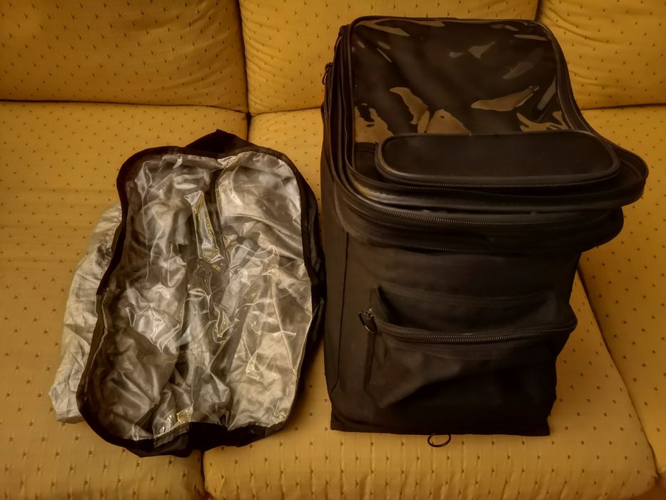 Saco moto viagem com iman grande espaço pois divide em 2 sacos novo