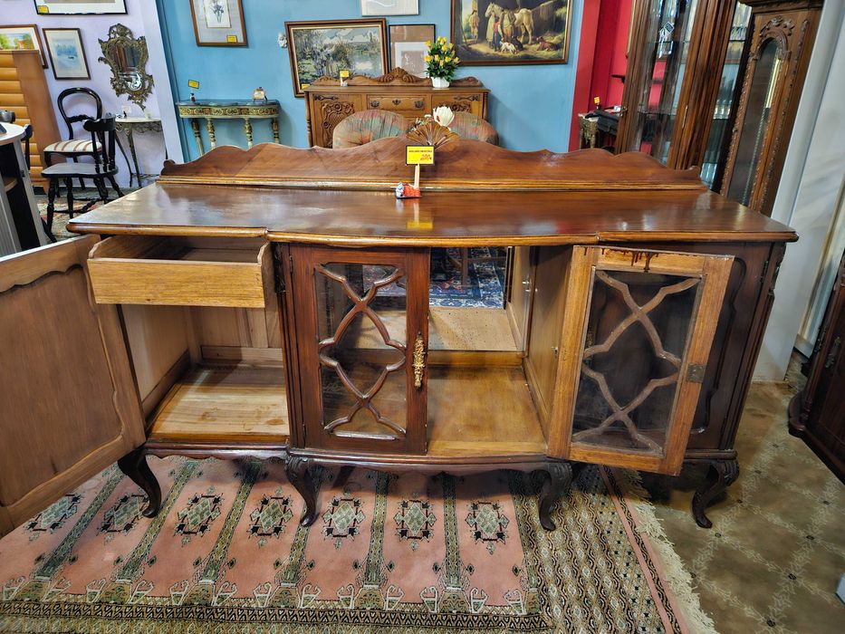 Aparador antigo estilo Queen Anne - Bom estado geral