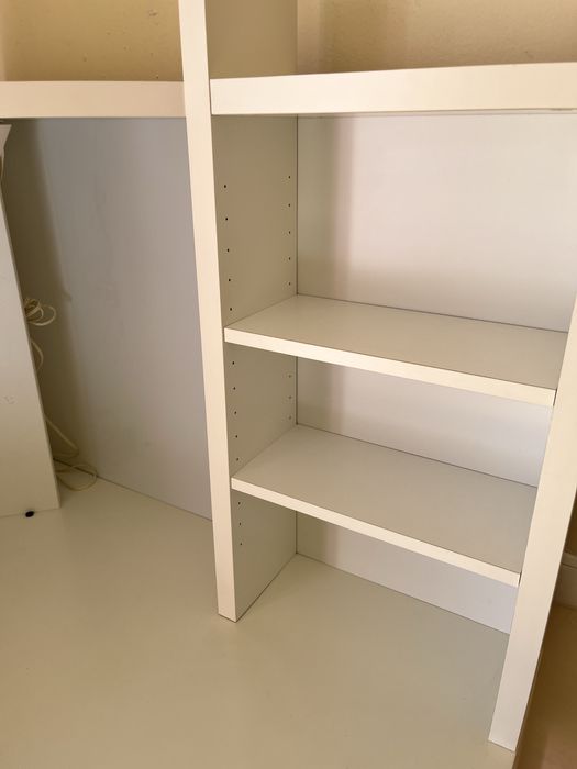 Secretaria de canto Ikea