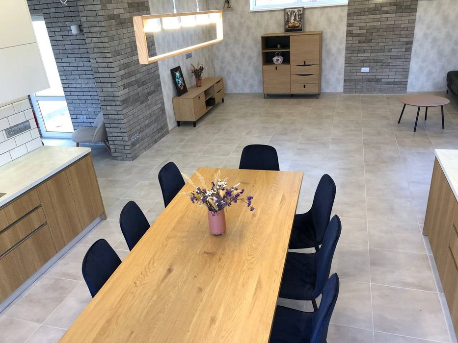 Продаётся новый дом в Обуховке в закрытом охраняемом городке с ремонто