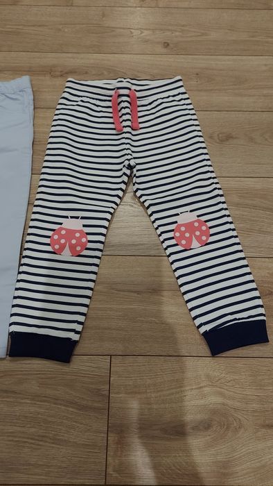 Nowe spodnie dla dziewczynki 98 cm