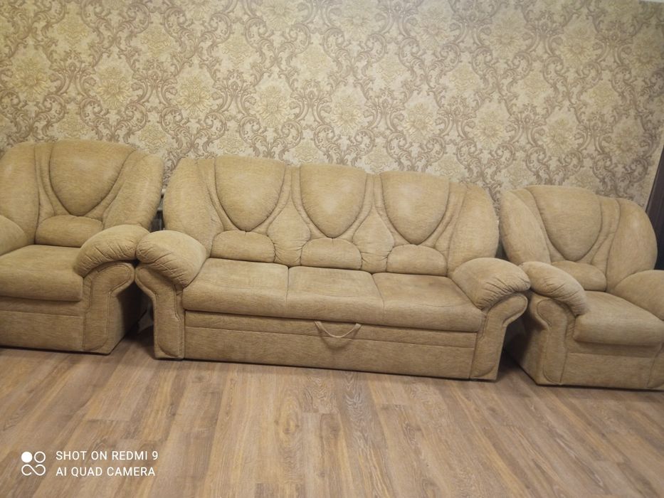 Продам комплект диван с креслами