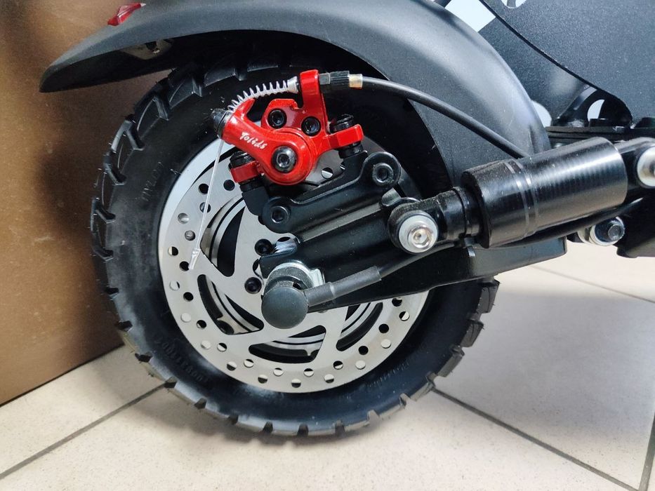 Продам  новый Электросамокат с коробкой и документами.