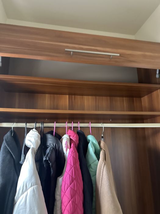 Szafa na kurtki garderobe.