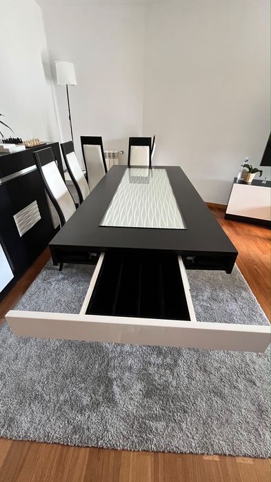 Mesa de Jantar + 6 cadeiras