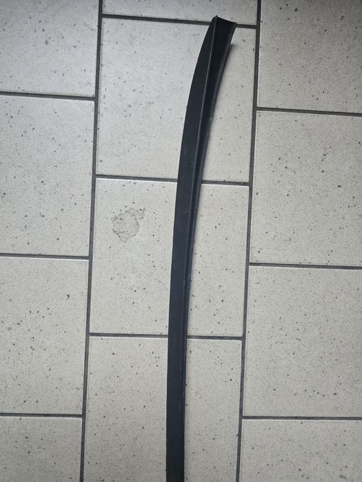 Listwa Szyby Przedniej Zgarniacz Szyby Ford Focus MK3