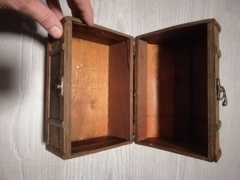 Шкатулка, чемодан