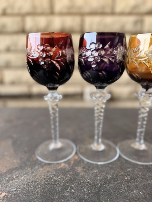Винные хрустальные цветные бокалы , цветной хрусталь