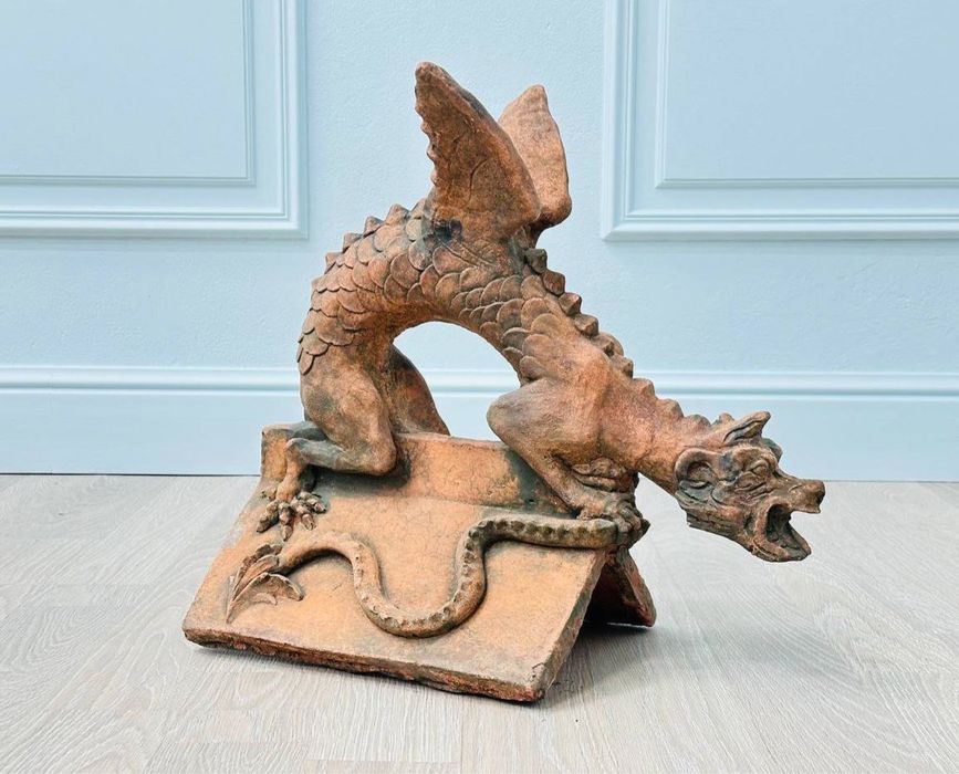 Антикварне теракотове навершя даху Дракон