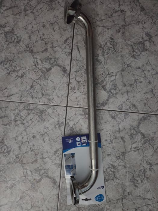 Cadeira de banho e barra de apoio