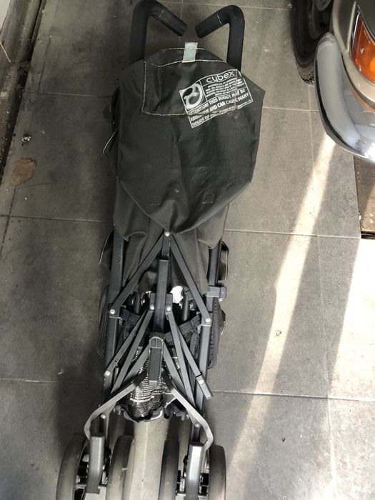 Carrinho de passeio de crianca