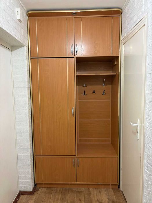 Шафа вбудована в передпокій прихожу, шир. 1270
