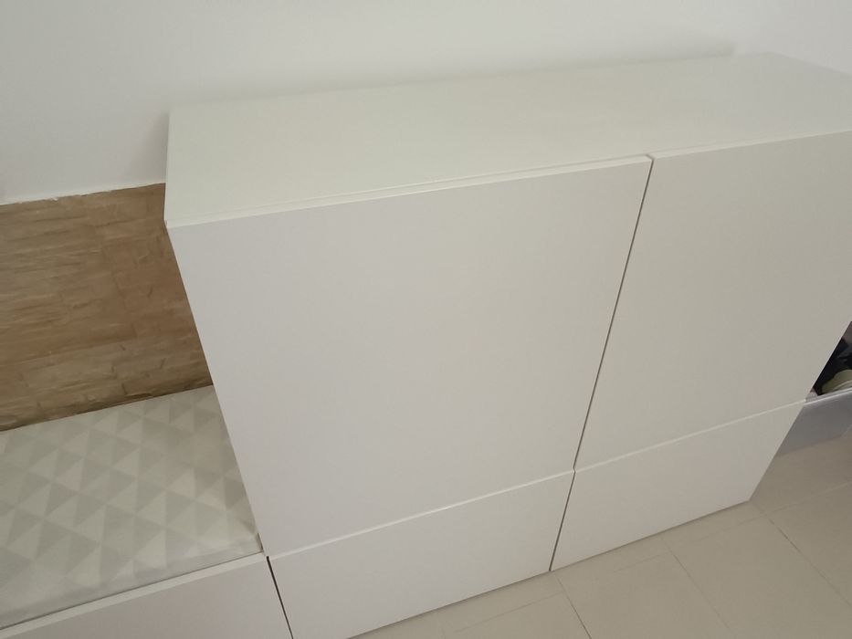 Conjunto de Armários brancos