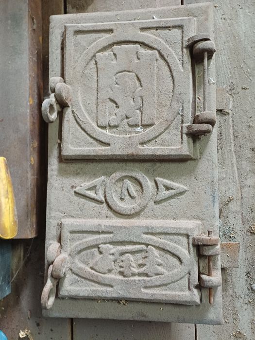 Продам дверцята до пічки в хорошому стані кого цікавить дзвоніть